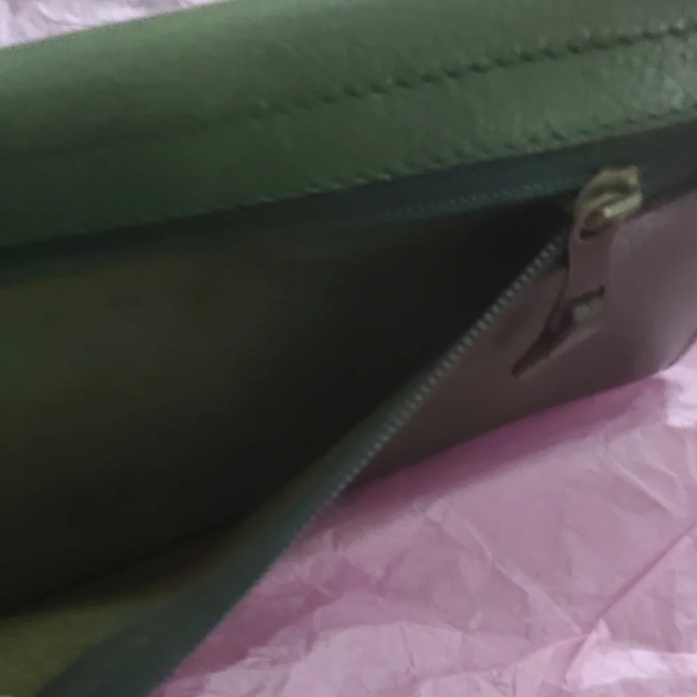 Green IL BISONTE Snap Button Closure Leather Wallet - Picture 8 of 14
